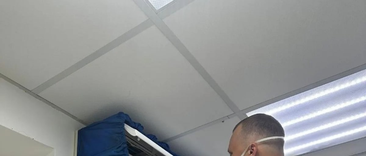 Из кондиционера капает вода: причины и что проверить до мастера